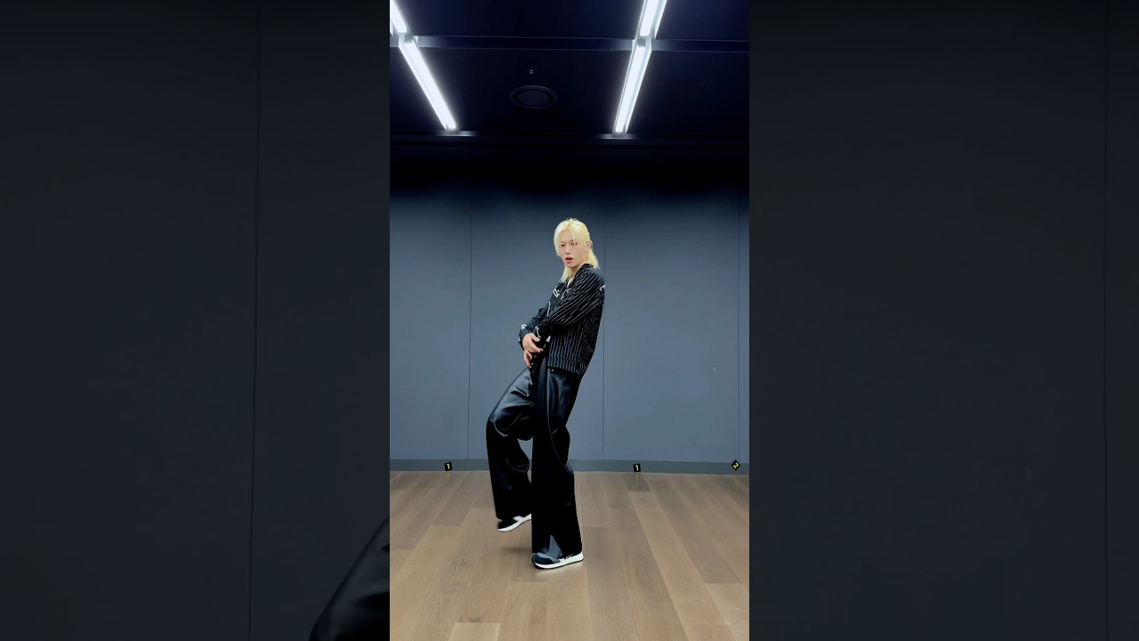 #Felix got good #KARMA #StrayKids #스트레이키즈 #필릭스 #CEREMONY #CEREMONYchallenge