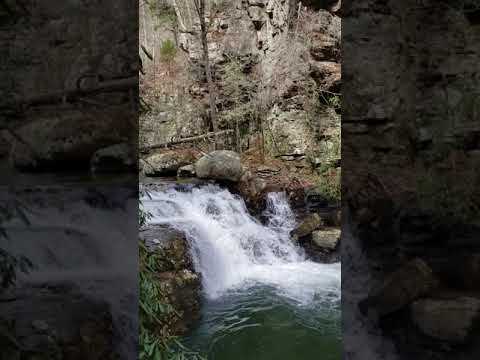 Rainbow Falls aka Rattlesnake Hollow. Closeup