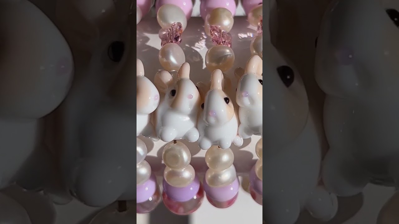 Trying to be the Pamcasso of glass beads🔥💖 #glass #cats #glassartist #customjewellery #bunnies