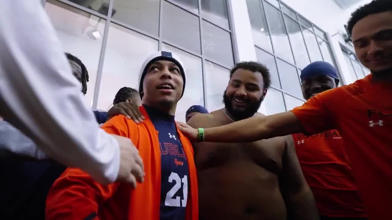Auburn's Brian Battie returns to be with the team for the Iron Bowl months after being shot